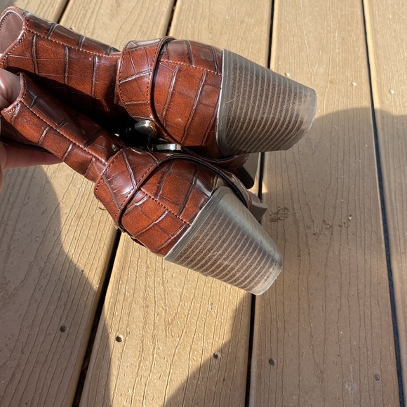 Just Fab Elora buckle under boot detail cowgirl booties faux croc in brown 7.5 - Picture 8 of 16